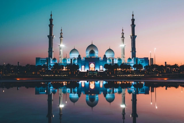 Abu Dhabi Marvels: Captivating Moments of Exploration with Emirates Palace and Sheikh Zayed Mosque